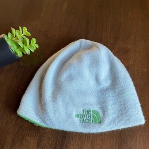 The north face reversible TNF green and gray beanie hat!
